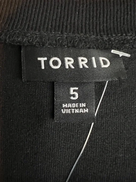 Torrid Sz 5(5X)(28)Cotton Jersey Floral Cutout Relaxed Short Sleeve Crewneck Top - Picture 8 of 11